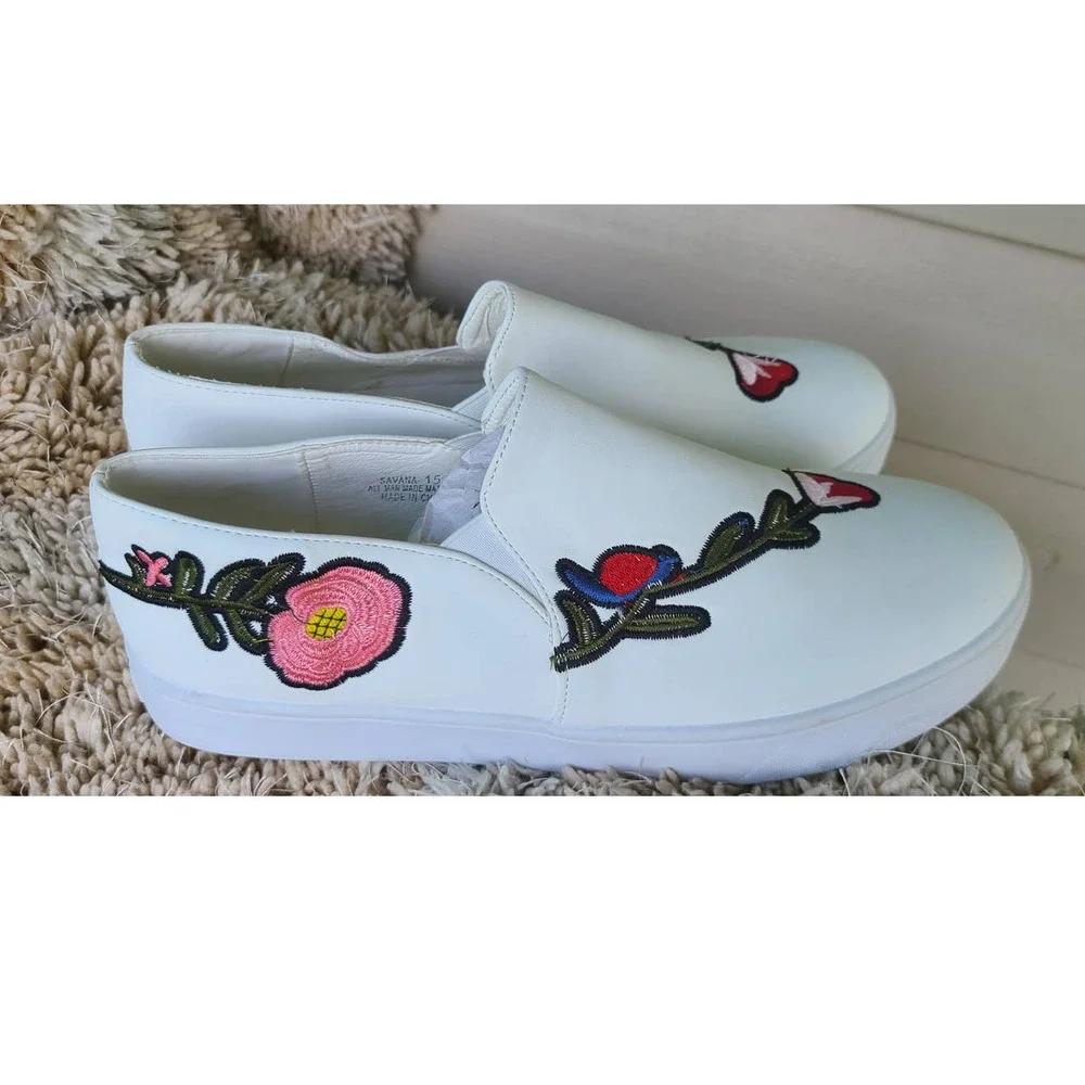 NEW Glister White Platform Floral Embroidered Fashion‎ Slip-On Size 10